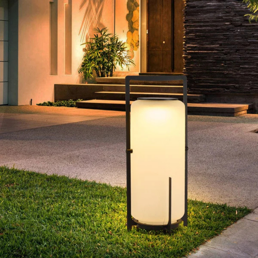 Solara 100% Solar Powered Outdoor Lamp With Dusk Sensor